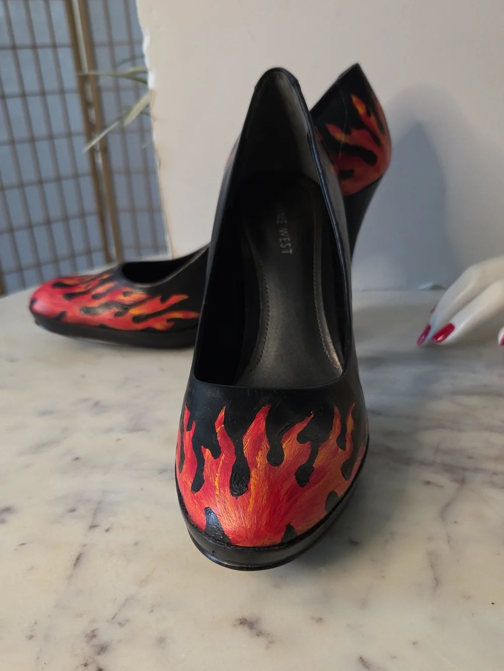 Nine West Black Pumps with Red and Orange Flame Design Sz 9.5 🔥